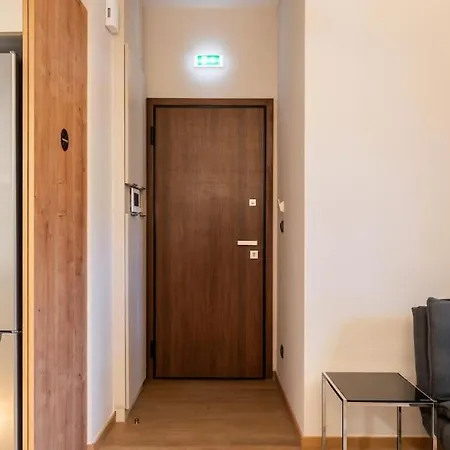 Bauhaus Luxury Suites 103 8' To Panepistimio Metro * Athens