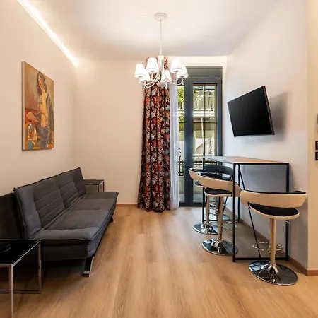 Bauhaus Luxury Suites 103 8' To Panepistimio Metro Apartment *